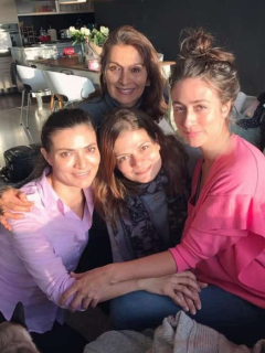 Las hermanas Ana María, Juliana y Verónica Orozco, con su madre, Carmenza Aristizábal. Y su difunto padre, el actor Luis Fernando Orozco.