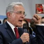 Álvaro Uribe, expresidente y senador, y Juan Guillermo Monsalve, confeso paramilitar.