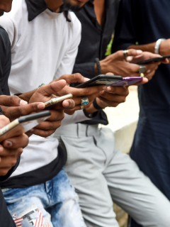 Personas con celulares