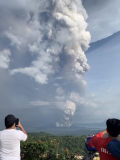 Erupción de volcán Taal, en Filipinas