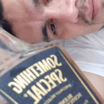 Juan Guillermo Monsalve con wiski