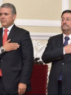 Renuncia de Francisco Santos