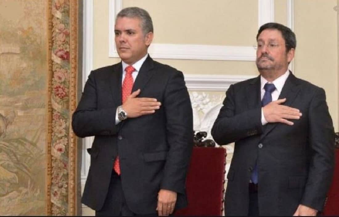 Renuncia de Francisco Santos
