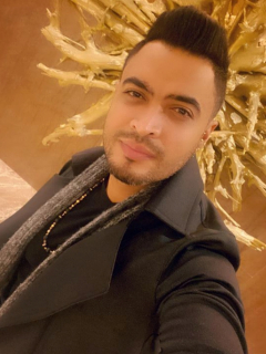 Jhon Alex Castaño, cantante de música popular.