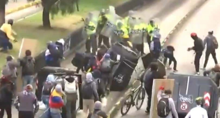 Captura de video de ataque a policías