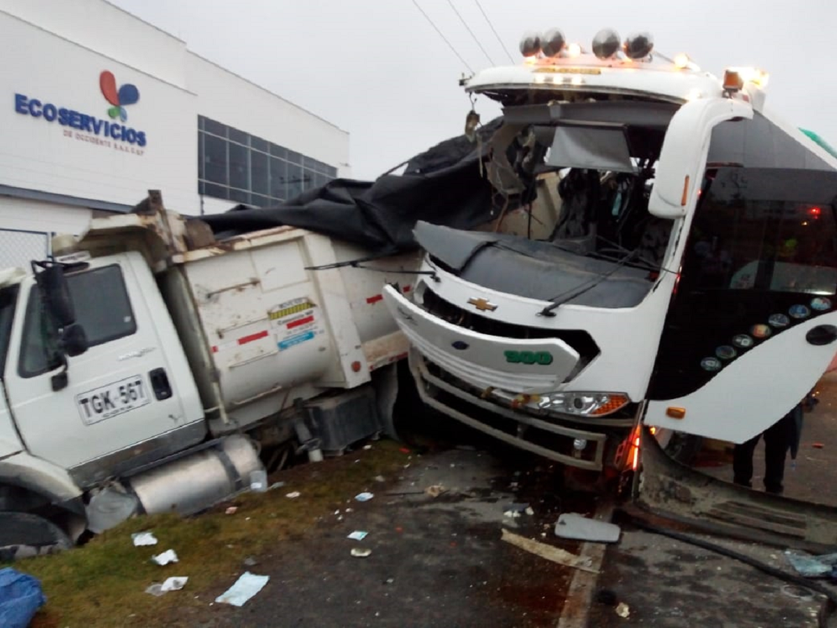 Grave accidente en vía Bogotá-Medellín
