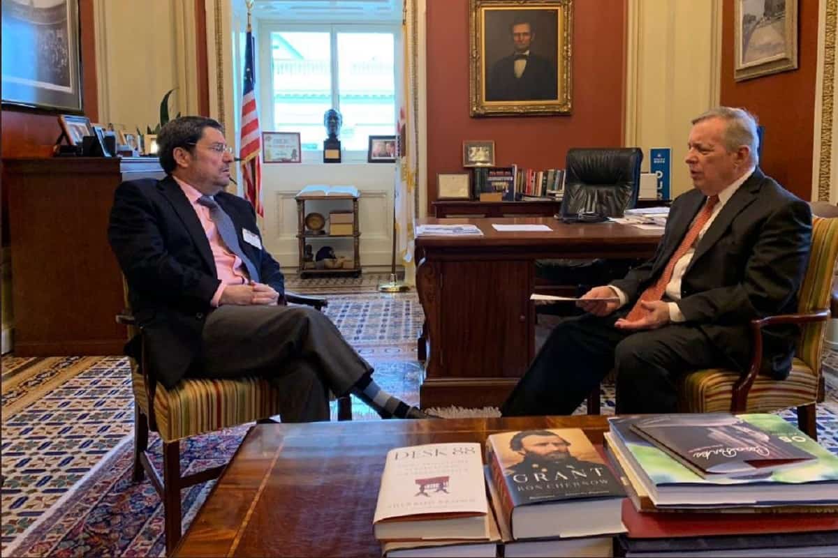Francisco Santos, cuando era embajador, y el senador Dick Durbin