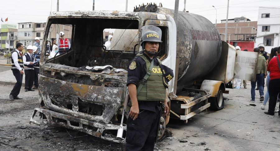 Camión que explotó en Lima