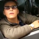 “Me da la clave o me acompaña al CAI”: supuesta policía que retiene tarjeta de extranjero