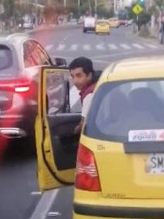 Choque de bus Sitp y taxi