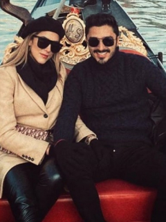 Harold Jiménez, productor, con su novia, la modelo Daniela Ospina, y el cantante Maluma.