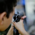 Niño con arma