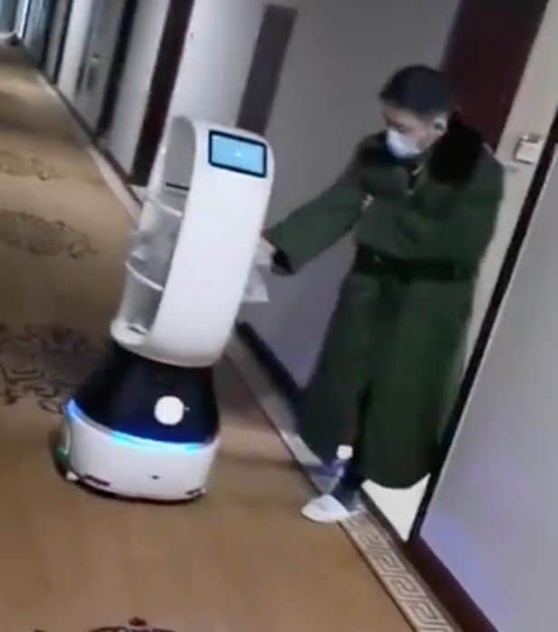 Robot entrega comida