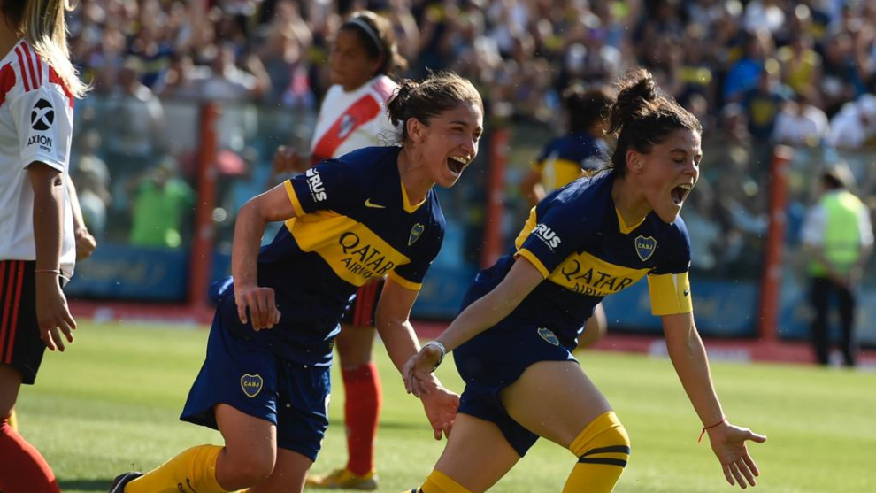 Terrible Patada En El Futbol Femenino En Argentina