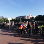 Trancón de ciclistas en día sin carro en Bogotá