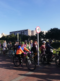 Trancón de ciclistas en día sin carro en Bogotá