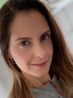 Laura Acuña, presentadora.