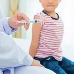 Vacuna a niño