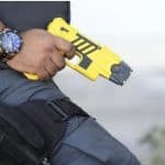 Policía mató a joven de 20 años en retén de tránsito luego de “confundirse de arma”