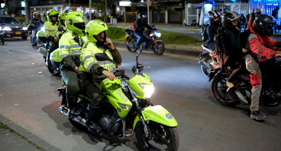 Policía en moto Bogotá