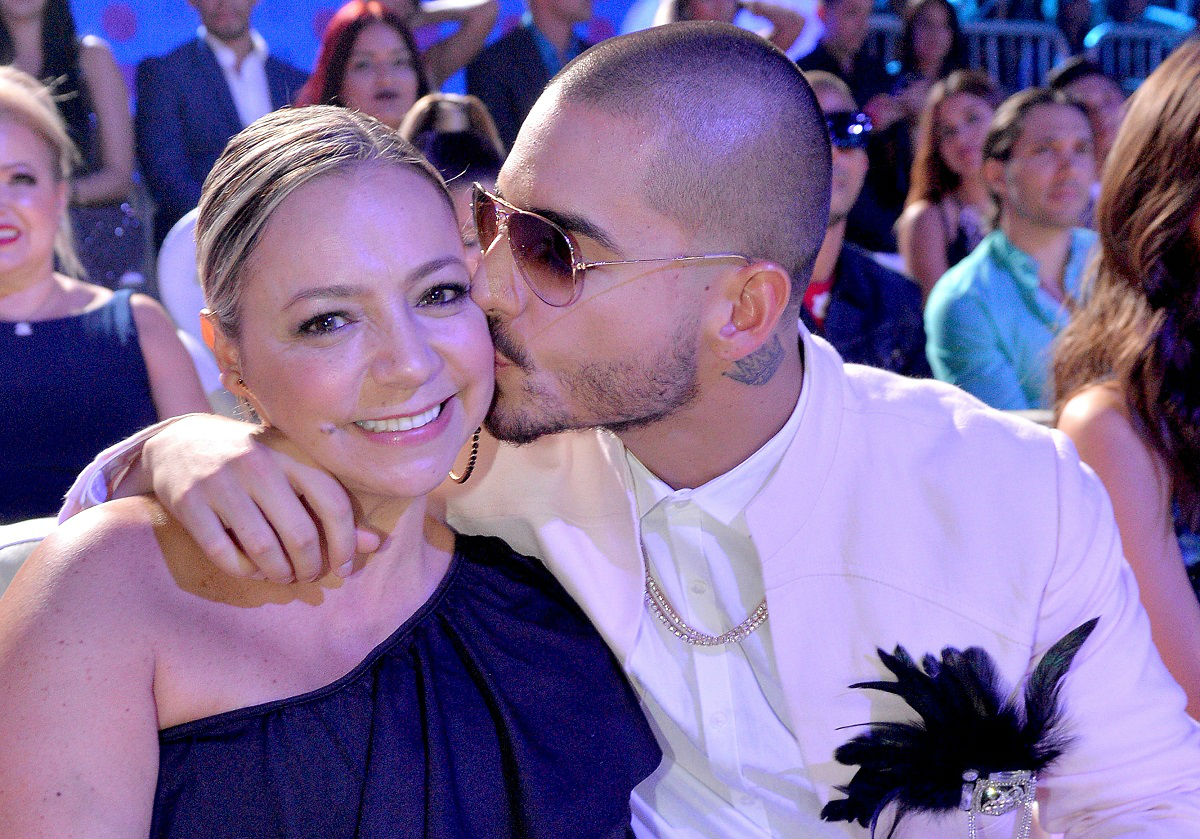 Maluma, cantante, con su mamá, Marlli Arias.