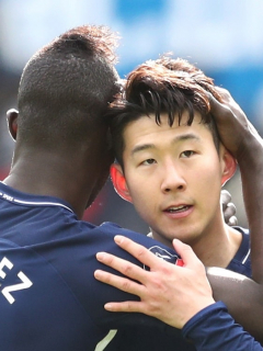 Davinson Sánchez y Son Heung Min