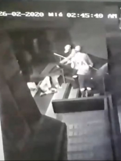 Recogebasuras agreden a indigente