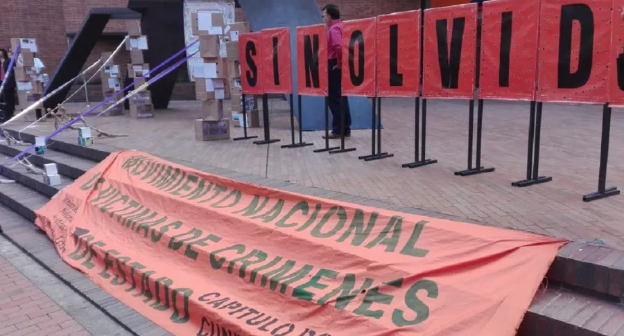 Organizaciones de víctimas protestas en el CNMH