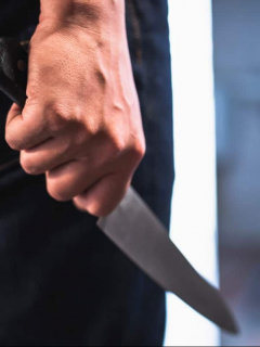 Hombre con cuchillo.