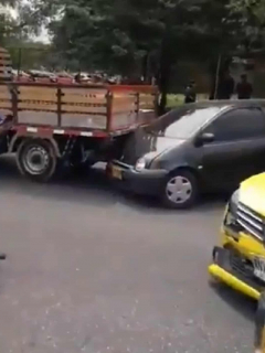 Carros accidentados en la Carrera 50
