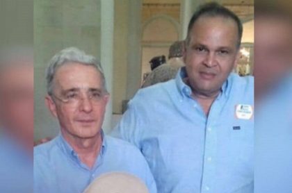 La imagen de Álvaro Uribe con el 'Ñeñe' Hernández.