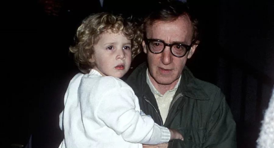 Woody Allen y su hija adoptiva Dylan, en 1989