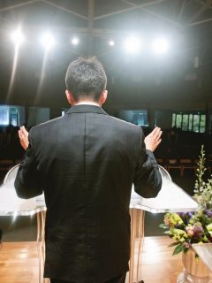 Pastor cristiano.