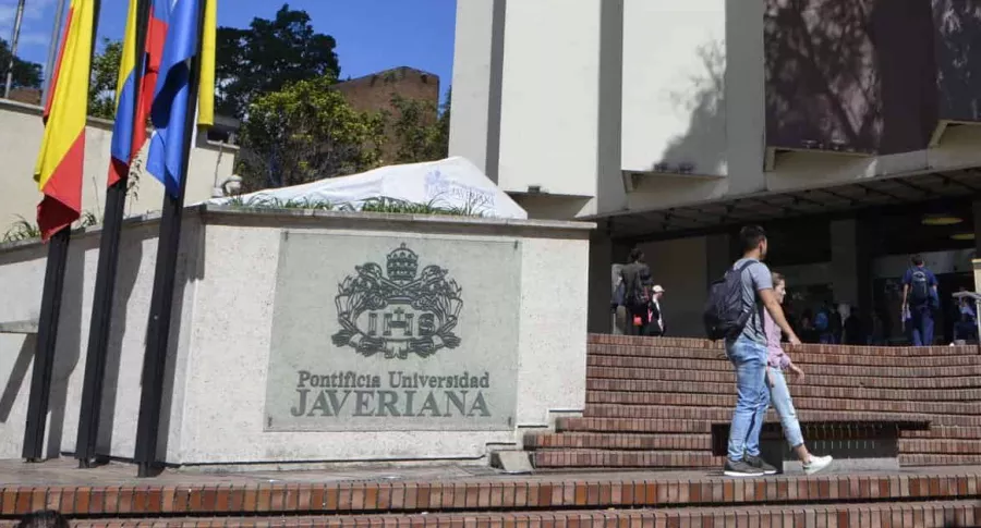 Javeriana cancela grados y estudiantes se molestan