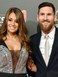 Lionel Messi, futbolista, con su esposa, Antonela Rocuzzo.
