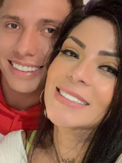 Sebastián Salazar, futbolistas, y Marbelle, cantante.