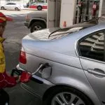Bajan precios de la gasolina en Colombia.