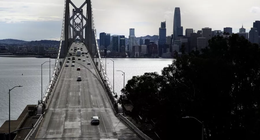 Puente de San Francisco, California, en cuarentena por pandemia de coronavirus COVID-19