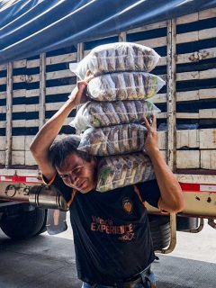 Trabajadores de Corabastos ponen tutela a Claudia López