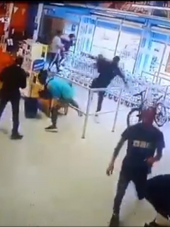 Supermercado asaltado por venezolanos