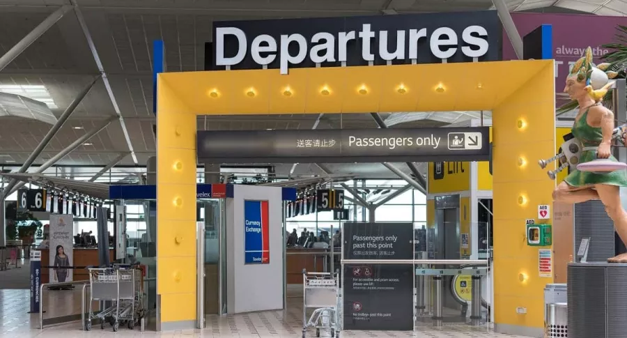 Puerta de salidas en el aeropuerto de Brisbane, Australia, en medio de la pandemia por coronavirus COVID-19