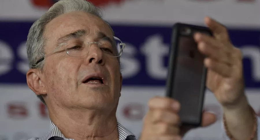 Álvaro Uribe Vélez, expresidente y senador.