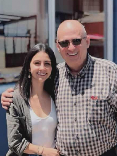 Jota Mario Valencia, presentador (Q.E.P.D.), con su esposa, 'Neth' Fuentes, y su hija, María José.