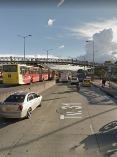 Puente peatonal desde el que cayó la víctima