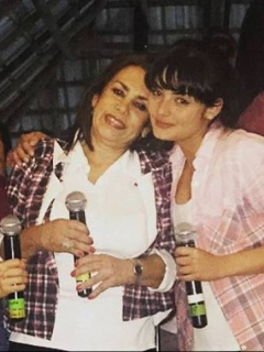 Fabiola Calle, cantante, con las actrices Carolina Gaitán y Yuri Vargas.