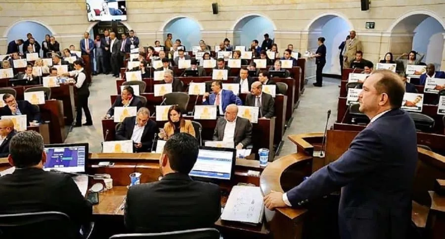 Lidio García cita a sesiones al Congreso el 13 de abril