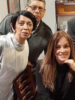 Lucero Gómez, actriz, con su colega Alexandra Restrepo y el humorista Heriberto Sandoval.