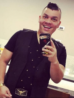 Alzate, cantante.