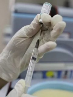 Autorizan medicamento en tratamiento de COVID-19