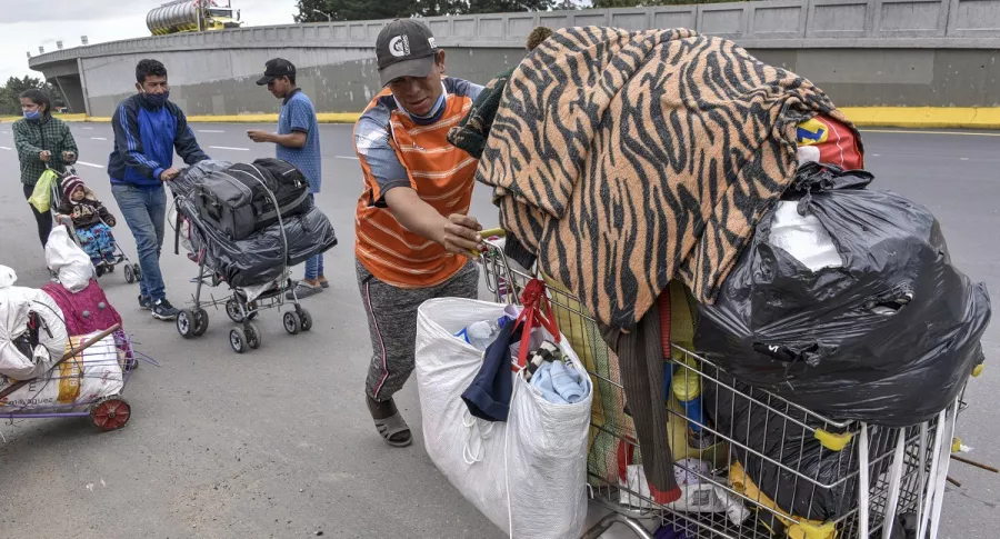 Venezolanos regresan a su país